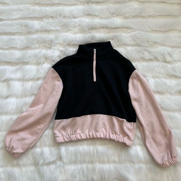 Color Block Crop Sweatshirt (10) - Picture 5 of 9